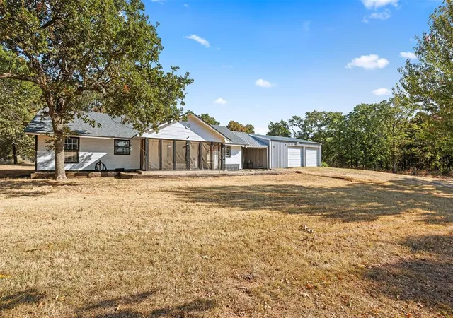 Photo 2 of Single family home for sale at 21201 Montgomery Dr, Mc Loud, OK 74851 | MLS# 1248788 | Listing updated on 2026-10-19