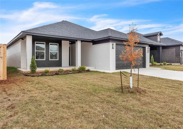 Photo 2 of Single family home for sale at 502 Grand Sycamore Dr, Washington, OK 73093 | MLS# 1248829 | Listing updated on 2026-09-15