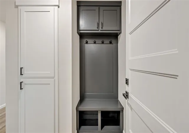 Photo 4 of Single family home for sale at 502 Grand Sycamore Dr, Washington, OK 73093 | MLS# 1248829 | Listing updated on 2026-10-28