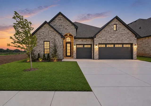 Photo 1 of Single family home for sale at 19400 S Country Dr, Edmond, OK 73012 | MLS# 1248833 | Listing updated on 2026-10-05