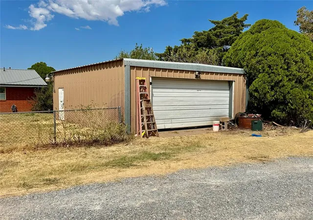 Photo 29 of Single family home for sale at 123 N Main St, Leedey, OK 73654 | MLS# 1248834 | Listing updated on 2026-09-12