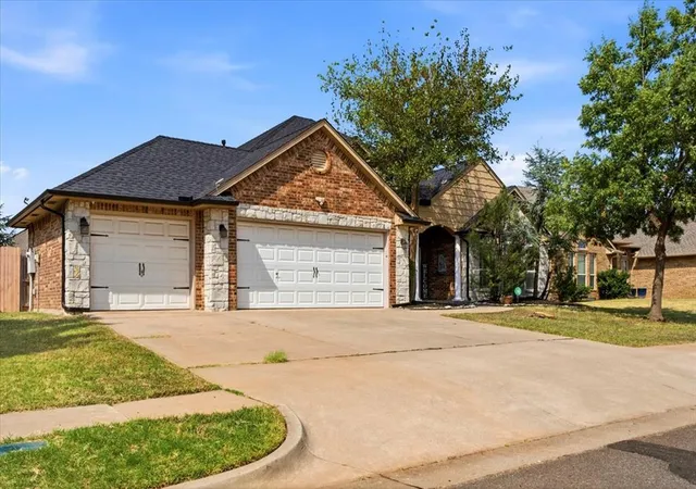 Photo 1 of Single family home for sale at 16305 Petaluma Pl, Edmond, OK 73013 | MLS# 1248836 | Listing updated on 2026-10-07