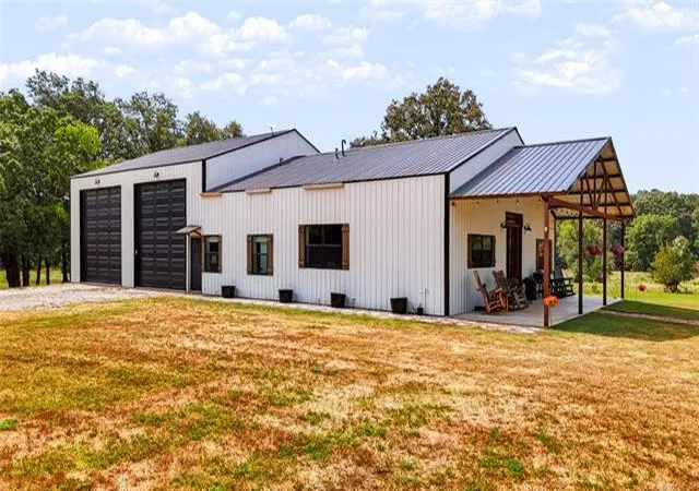 Photo 3 of Single family home for sale at 3607 S Half Bank Rd, Atoka, OK 74525 | MLS# 1248846 | Listing updated on 2026-09-13