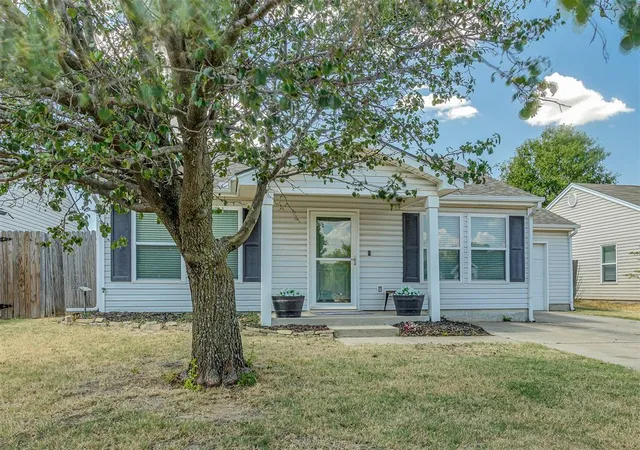 Photo 3 of Sale Pending at 15401 Lilly Garden Ln, Oklahoma City, OK 73170 | MLS# 1248850 | Listing updated on 2026-09-22
