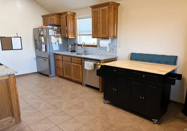 Photo 3 of Single family home for sale at 4236 Bradford Brk Dr, Norman, OK 73072 | MLS# 1248852 | Listing updated on 2026-09-13