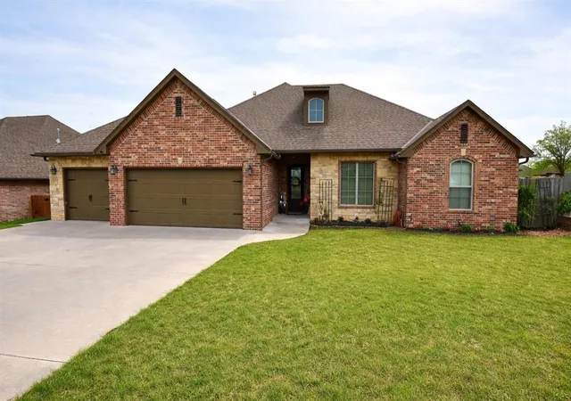 Photo 1 of Single family home for sale at 1015 Morning Glory Ln, Seminole, OK 74868 | MLS# 1248853 | Listing updated on 2026-09-18