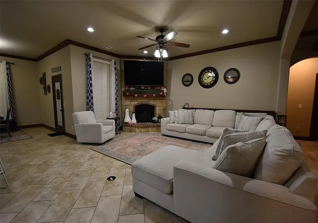 Photo 4 of Single family home for sale at 1015 Morning Glory Ln, Seminole, OK 74868 | MLS# 1248853 | Listing updated on 2026-09-18