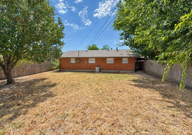 Photo 20 of Single family home for sale at 935 SW 2nd Street, Moore, OK 73160 | MLS# 1248869 | Listing updated on 2026-10-21
