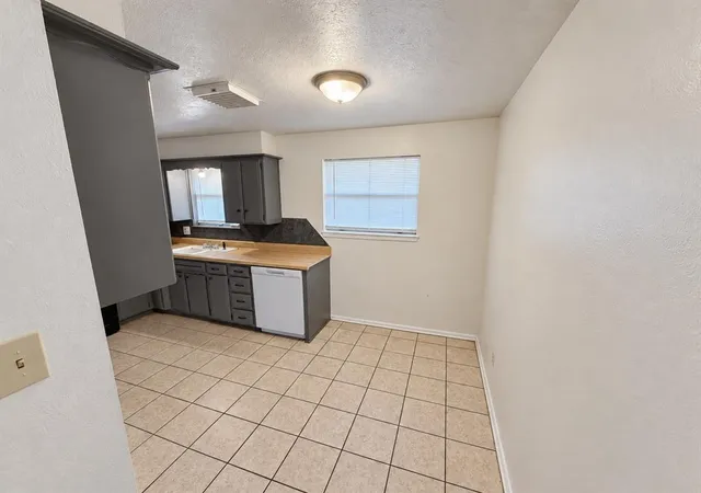 Photo 4 of Single family home for sale at 935 SW 2nd Street, Moore, OK 73160 | MLS# 1248869 | Listing updated on 2026-09-13