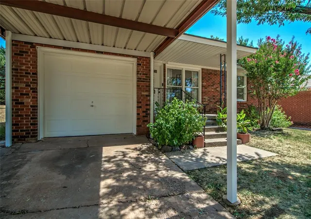 Photo 3 of Single family home for sale at 1320 S Littler Ave, Edmond, OK 73034 | MLS# 1248872 | Listing updated on 2026-09-20