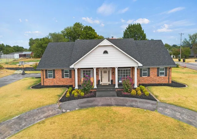 Single family home for sale at 808 N 8th Avenue, Purcell, OK 73080 | MLS# 1248881