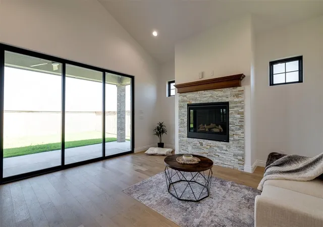Photo 1 of Single family home for sale at 19325 S Country Dr, Edmond, OK 73012 | MLS# 1248884 | Listing updated on 2026-10-07
