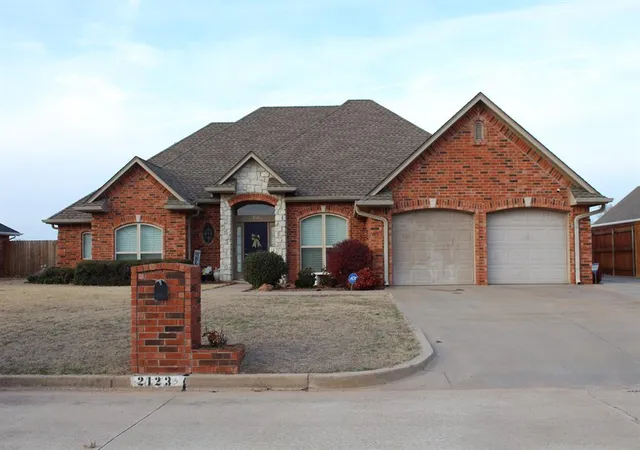 Photo 3 of Single family home for sale at 2123 Mallard Ave, Duncan, OK 73533 | MLS# 1248887 | Listing updated on 2026-09-13