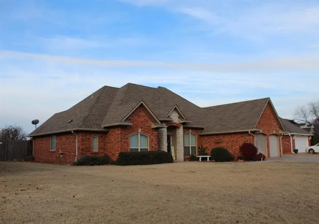 Photo 4 of Single family home for sale at 2123 Mallard Ave, Duncan, OK 73533 | MLS# 1248887 | Listing updated on 2026-09-13
