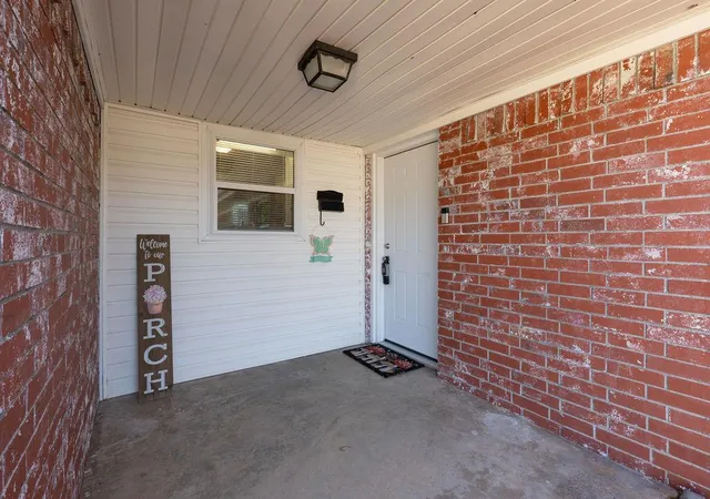 Photo 3 of Single family home for sale at 14 Arapaho Dr, Shawnee, OK 74801 | MLS# 1248891 | Listing updated on 2026-09-15