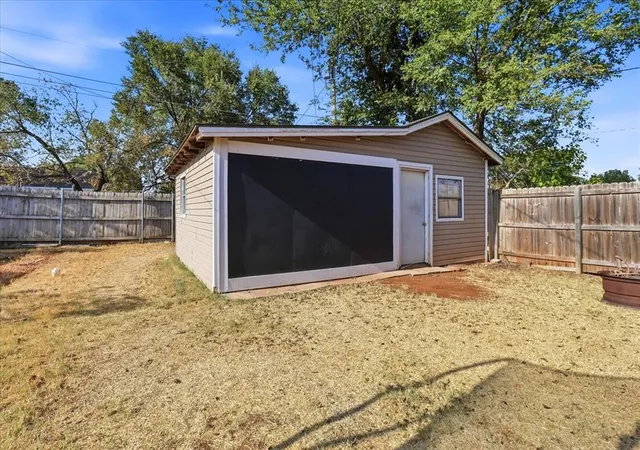 Photo 3 of Sale Pending at 123 Currell Ln, Elk City, OK 73644 | MLS# 1248899 | Listing updated on 2026-10-19