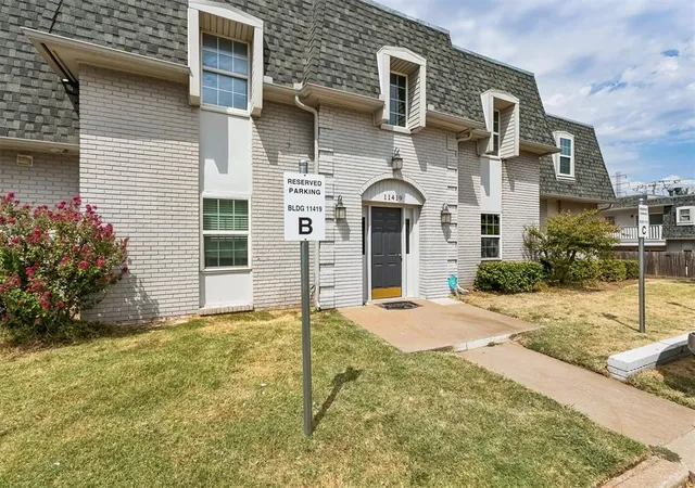 Condo for sale in building located at 11419 N May Ave, Oklahoma, OK 73120 - Unit #B