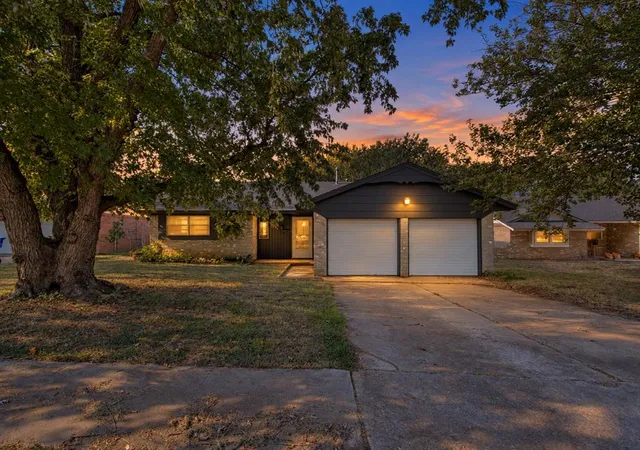 Photo 1 of Sale Pending at 1414 Princeton Cir, Norman, OK 73071 | MLS# 1248917 | Listing updated on 2026-09-19