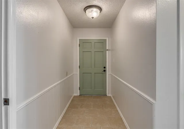 Photo 4 of Sale Pending at 1414 Princeton Cir, Norman, OK 73071 | MLS# 1248917 | Listing updated on 2026-09-19