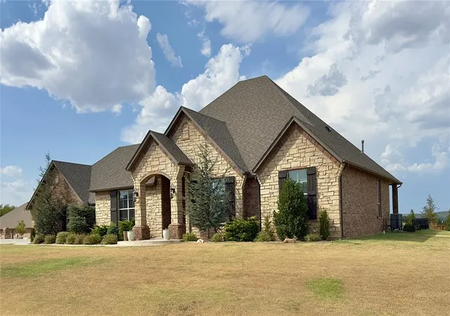 Photo 2 of Single family home for sale at 1314 Glenwood Dr, Tuttle, OK 73089 | MLS# 1248918 | Listing updated on 2026-09-25