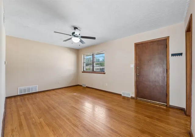 Photo 2 of Single family home for sale at 128 Leonard Ln, Oklahoma City, OK 73110 | MLS# 1248929 | Listing updated on 2026-09-17