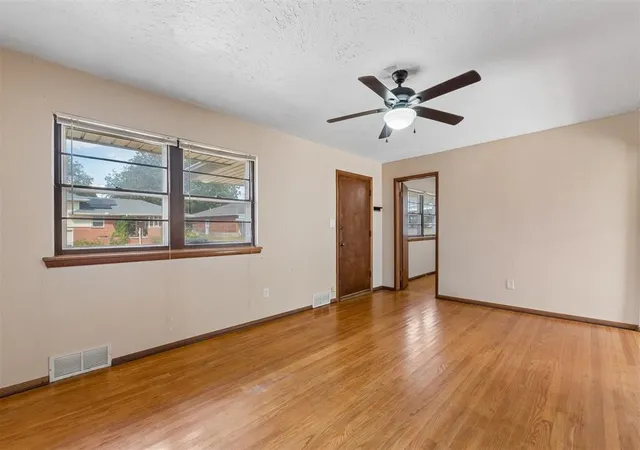 Photo 3 of Single family home for sale at 128 Leonard Ln, Oklahoma City, OK 73110 | MLS# 1248929 | Listing updated on 2026-09-17
