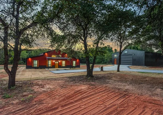 Photo 4 of Single family home for sale at 14 Hackney Dr, Mc Loud, OK 74851 | MLS# 1248934 | Listing updated on 2026-09-14