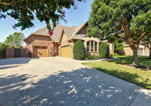 Photo 3 of Single family home for sale at 4520 Black Horse Rd, Norman, OK 73072 | MLS# 1248939 | Listing updated on 2026-09-23