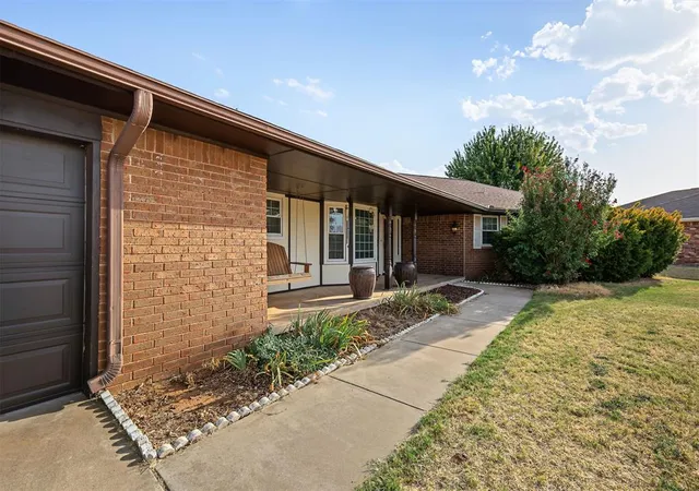 Photo 2 of Single family home for sale at 1146 Moose St, Yukon, OK 73099 | MLS# 1248953 | Listing updated on 2026-09-20