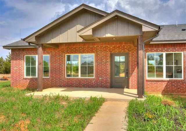 Photo 3 of Single family home for sale at 10190 S Meadows Ln, Guthrie, OK 73044 | MLS# 1248954 | Listing updated on 2026-09-14
