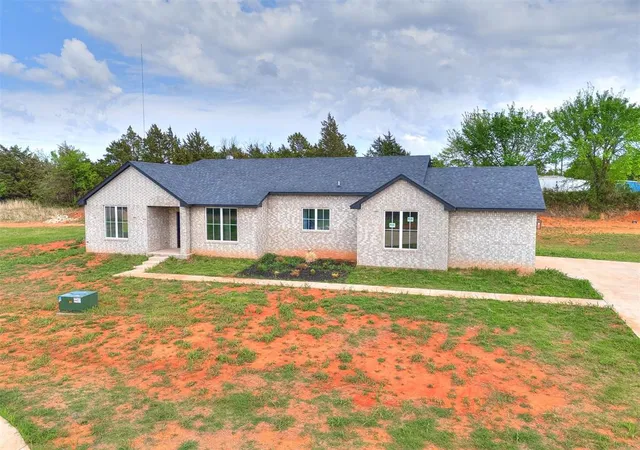 Photo 2 of Single family home for sale at 10130 S Meadows Ln, Guthrie, OK 73044 | MLS# 1248955 | Listing updated on 2026-09-14