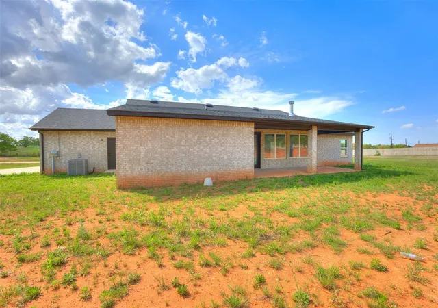 Photo 3 of Single family home for sale at 10130 S Meadows Ln, Guthrie, OK 73044 | MLS# 1248955 | Listing updated on 2026-09-14