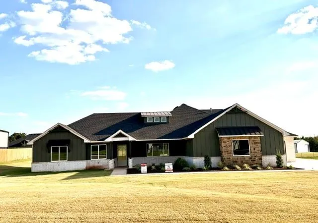 Photo 2 of Single family home for sale at 4533 Raymond Ln, Guthrie, OK 73044 | MLS# 1248958 | Listing updated on 2026-10-01