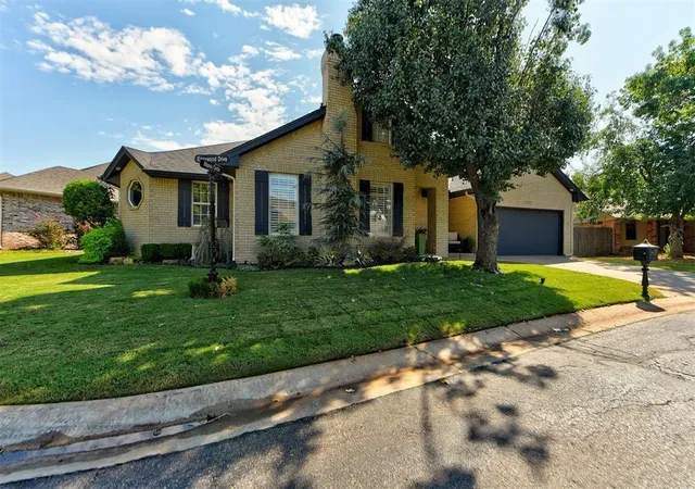 Photo 3 of Single family home for sale at 11900 Barrywood Dr, Oklahoma City, OK 73120 | MLS# 1248961 | Listing updated on 2026-09-16