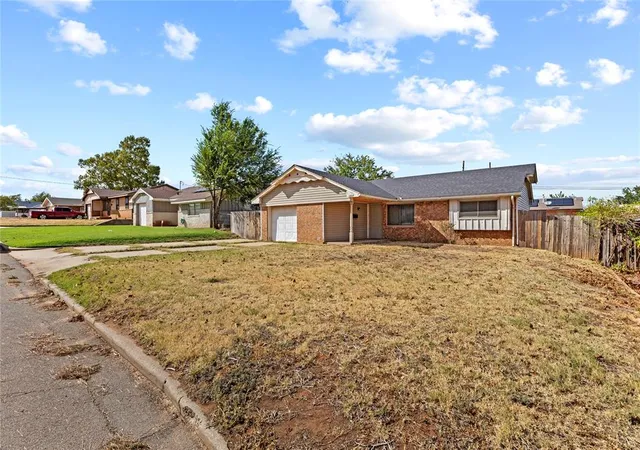 Photo 2 of Single family home for sale at 1409 Littell Ave, Clinton, OK 73601 | MLS# 1248969 | Listing updated on 2026-10-07