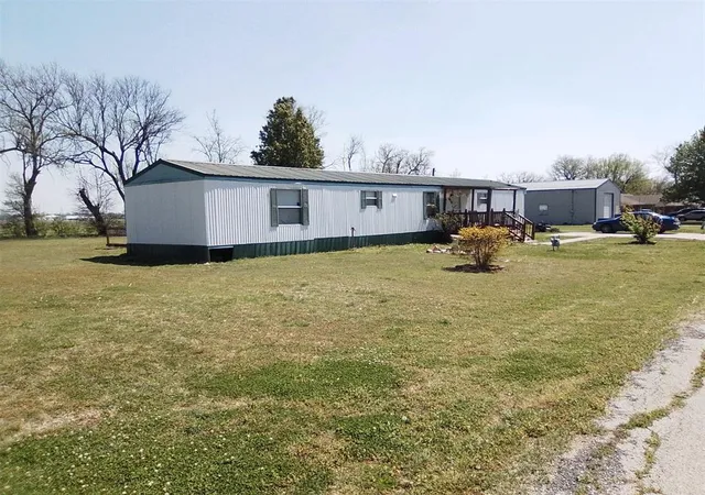 Photo 1 of Single family home for sale at 410 N North, Newkirk, OK 74647 | MLS# 1248983 | Listing updated on 2026-10-05