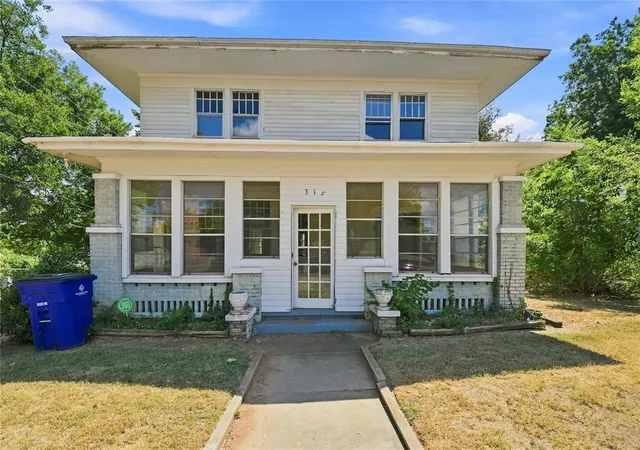 Photo 2 of Single family home for sale at 315 W Vilas Ave, Guthrie, OK 73044 | MLS# 1248986 | Listing updated on 2026-09-15