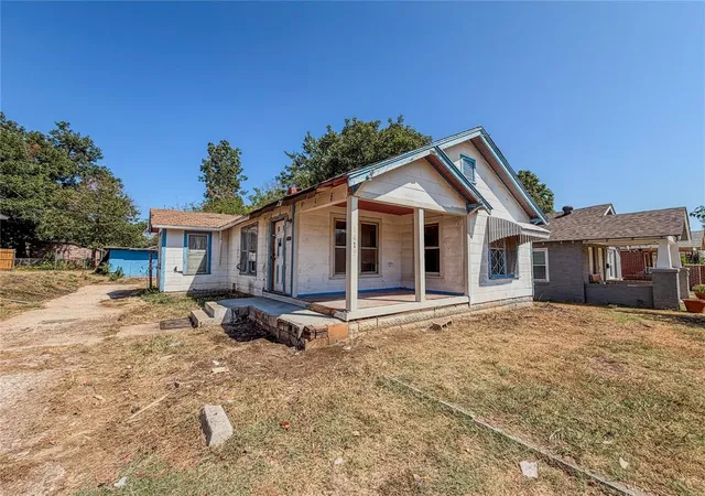 Photo 3 of Single family home for sale at 1413 Ne 15th Street, Oklahoma City, OK 73117 | MLS# 1248997 | Listing updated on 2026-09-15