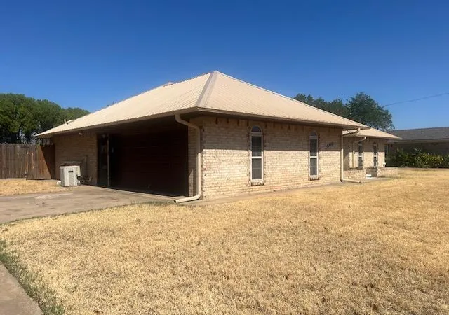 Photo 3 of Single family home for sale at 2600 N Robin St, Altus, OK 73521 | MLS# 1248998 | Listing updated on 2026-09-16