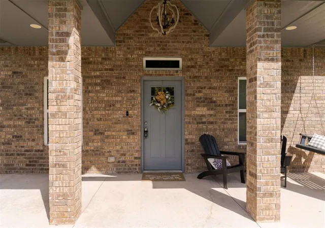 Photo 3 of Single family home for sale at 2899 Pecan Ridge Cir, Jones, OK 73049 | MLS# 1248999 | Listing updated on 2026-10-07