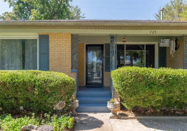 Photo 3 of Sale Pending at 725 N Ash, Pauls Valley, OK 73075 | MLS# 1249008 | Listing updated on 2026-09-25