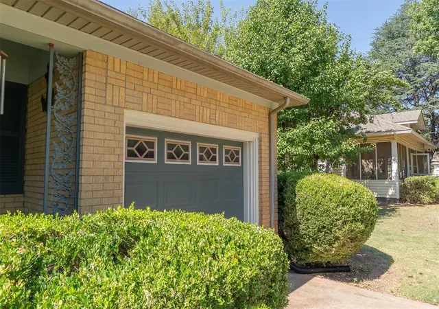 Photo 3 of Sale Pending at 725 N Ash, Pauls Valley, OK 73075 | MLS# 1249008 | Listing updated on 2026-09-25