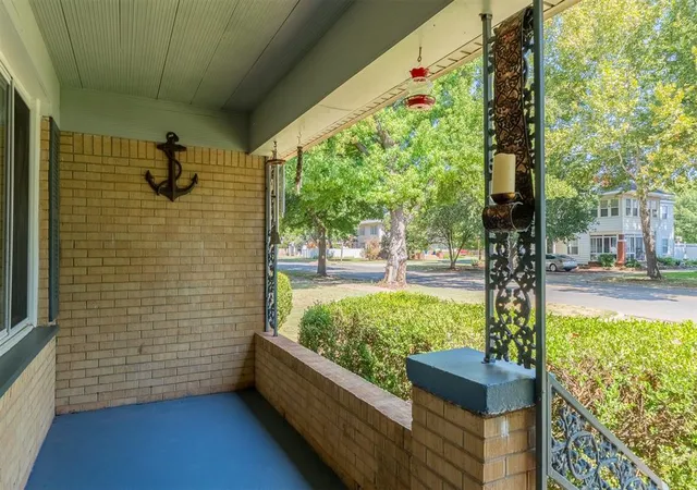 Photo 4 of Sale Pending at 725 N Ash, Pauls Valley, OK 73075 | MLS# 1249008 | Listing updated on 2026-09-25