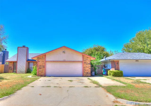 Photo 1 of Single family home for sale at 125 Marrgate Dr, Yukon, OK 73099 | MLS# 1249045 | Listing updated on 2026-09-21
