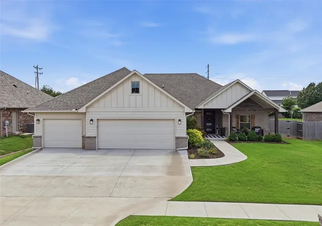 Photo 2 of Single family home for sale at 11512 Nw 109th Street, Yukon, OK 73099 | MLS# 1249051 | Listing updated on 2026-09-15