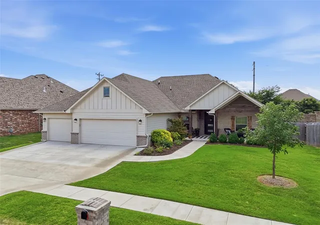 Photo 3 of Single family home for sale at 11512 Nw 109th Street, Yukon, OK 73099 | MLS# 1249051 | Listing updated on 2026-09-15