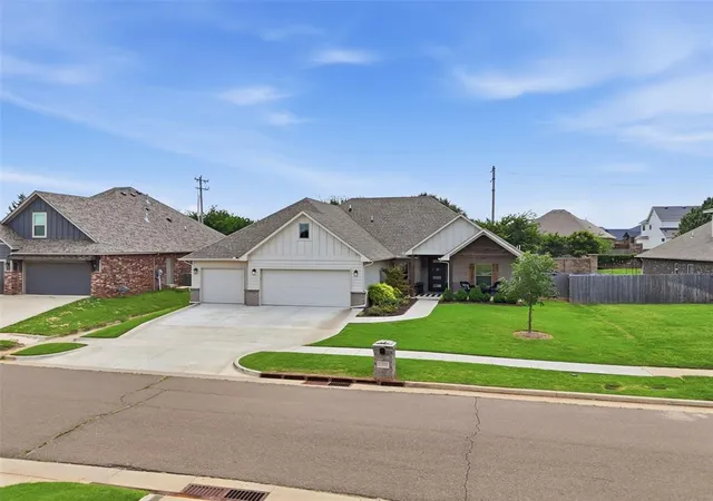 Photo 3 of Single family home for sale at 11512 NW 109th Street, Yukon, OK 73099 | MLS# 1249051 | Listing updated on 2026-09-15