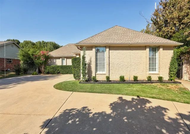 Photo 3 of Single family home for sale at 12319 Maple Ridge Rd, Oklahoma City, OK 73120 | MLS# 1249056 | Listing updated on 2026-09-18