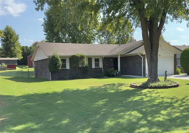 Photo 3 of Single family home for sale at 2008 W Cedar Ridge Dr, Mustang, OK 73064 | MLS# 1249075 | Listing updated on 2026-09-16