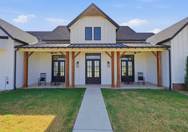 Photo 3 of Single family home for sale at 25240 E County Rd 1710, Elmore City, OK 73433 | MLS# 1249108 | Listing updated on 2026-09-15